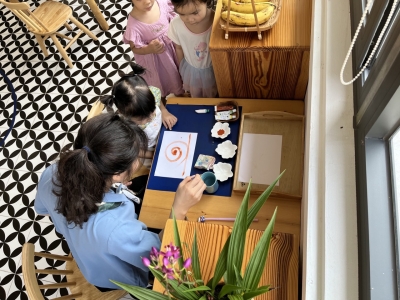 TẦM QUAN TRỌNG CỦA THỰC HÀNH NGHỆ THUẬT TRONG GIÁO DỤC MẦM NON THEO PHƯƠNG PHÁP MONTESSORI
